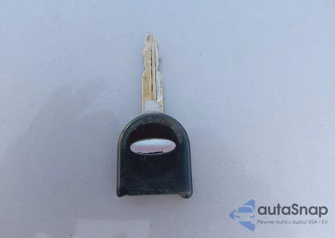 2005 Ford Escape Xlt z USA, uszkodzony, nr VIN 1FMYU03195KA37003